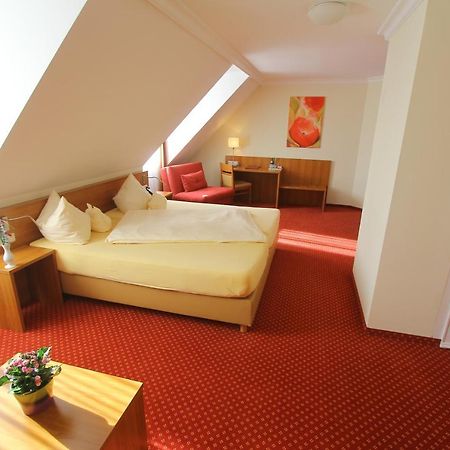 Abasto Hotel Eichenau エクステリア 写真