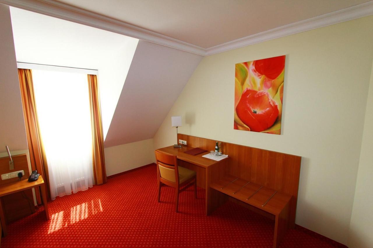 Abasto Hotel Eichenau エクステリア 写真